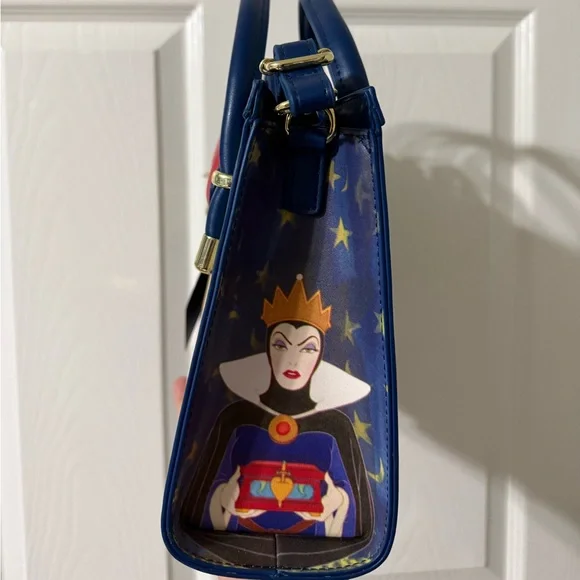Disney Princess Snow White Loungefly Purse - Picture 5 of 6